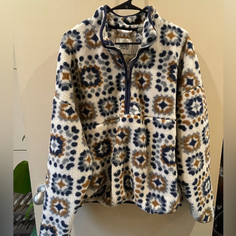 URBAN OUTFITTERS BDG quarter zip fleece, size LARGE (men’s). Worn once, washed.